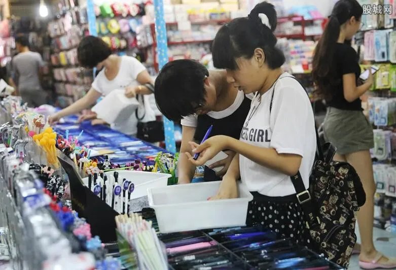 怎样加盟晨光文具店 加盟费用是多少钱？