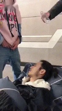 求超级搞笑的图片?