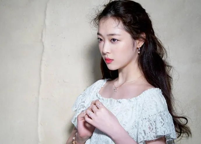 韩国雪莉ins解禁照片 放飞自我是怎么回事