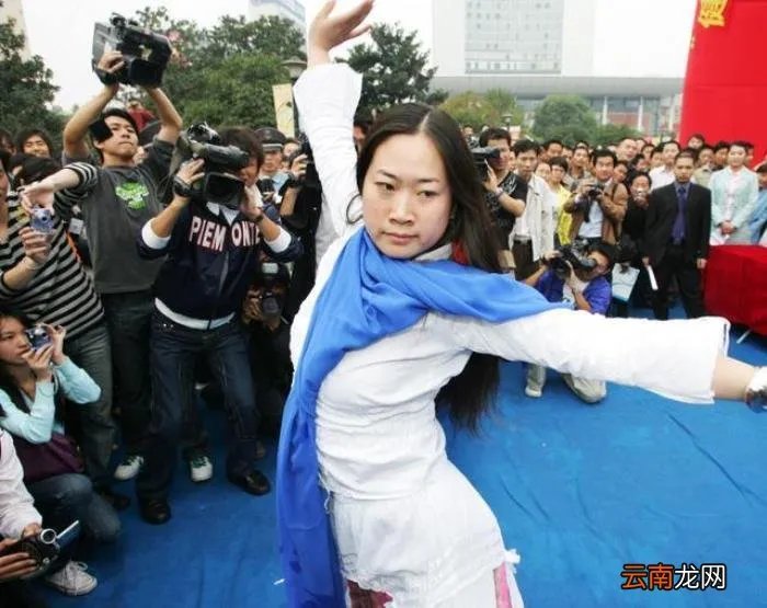 芙蓉姐姐是如何逆天改命的 芙蓉姐姐以前的照片