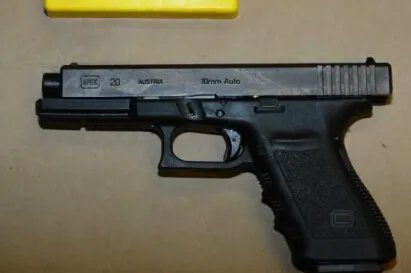 美国图书馆为何发生枪击案?