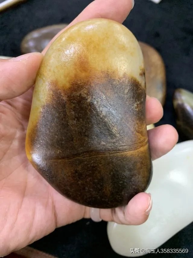 怎样挑选新疆和田玉把件？
