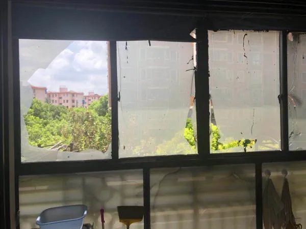 上海一电动车行起火造成什么后果?