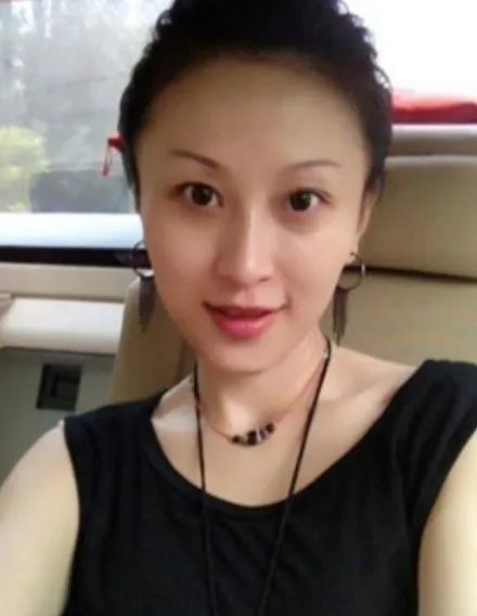 杨子老婆是真正白富美背景惊人 曾是复旦大学校花