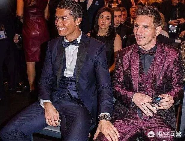 C罗微博晒武磊合影并点赞:他在西甲一小步,就是中国足球一大步,你怎么看?