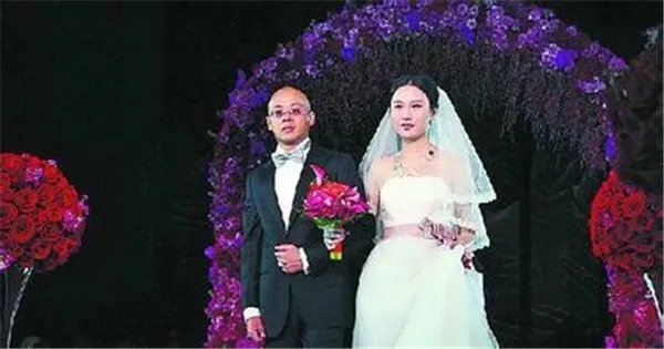 曹德旺女儿曹艳萍简历结婚照片 曹艳萍个人资料素颜照最新消息