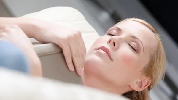 突然出现抬头纹怎么办