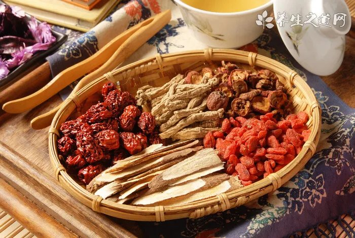 蚂蝗吃什么为食?除了吸血还吃什么