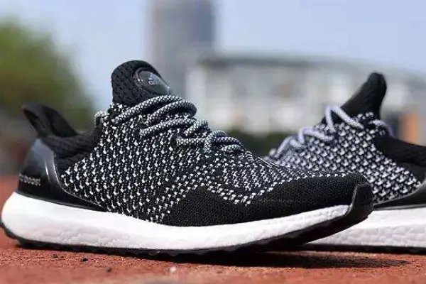 跳远穿什么鞋最好？