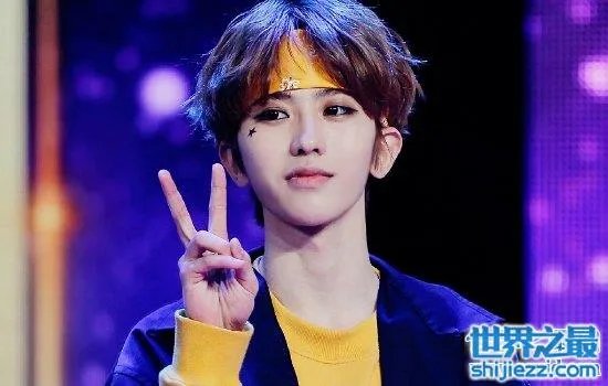 蔡徐坤的爸爸蔡德华是隐形富豪?蔡徐坤家庭背景大揭秘!