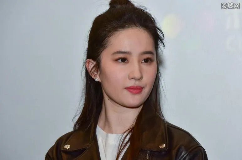 刘亦菲透明黑裙不雅照 神仙姐姐这次尴尬了