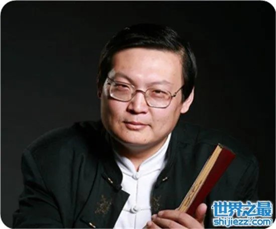 梁宏达事件始末，他竟然质疑雷锋同志？ 