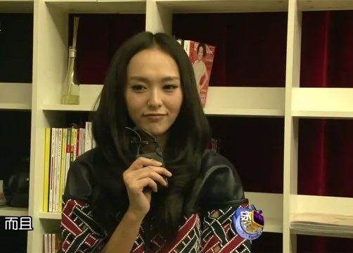 宝贝赖上大明星唐嫣助力慈善  与萌娃擦出爱的火花