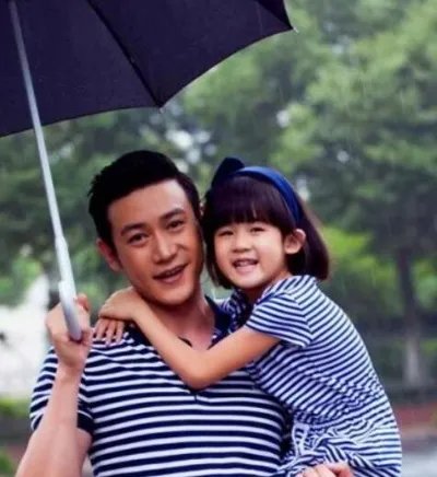 揭秘陆毅二胎多大了 网友直呼一家四口基因太强大了