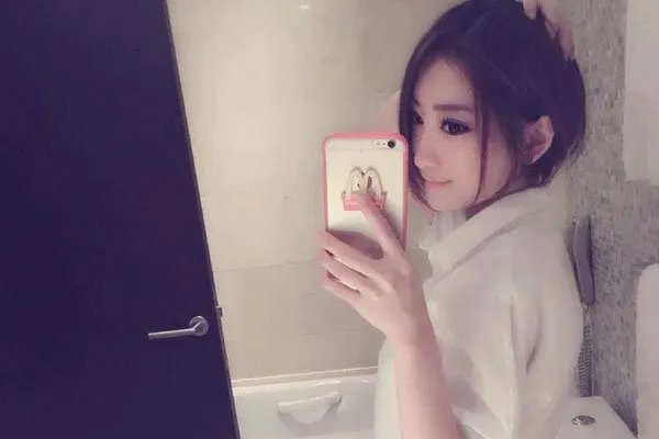 斗鱼郭mini怎么回事 直播过程中换衣服