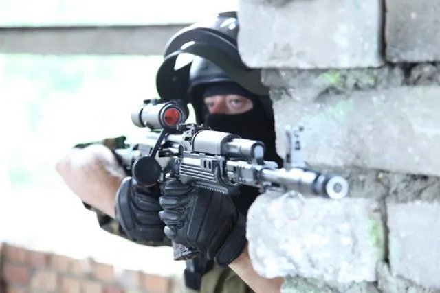 拐弯枪是枪管拐弯吗?