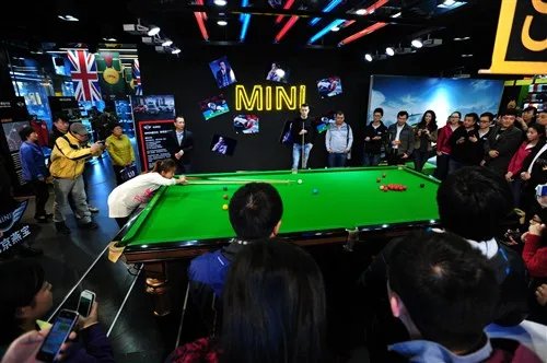 塞尔比老婆照片是谁 他为什么叫莱彻斯特小丑