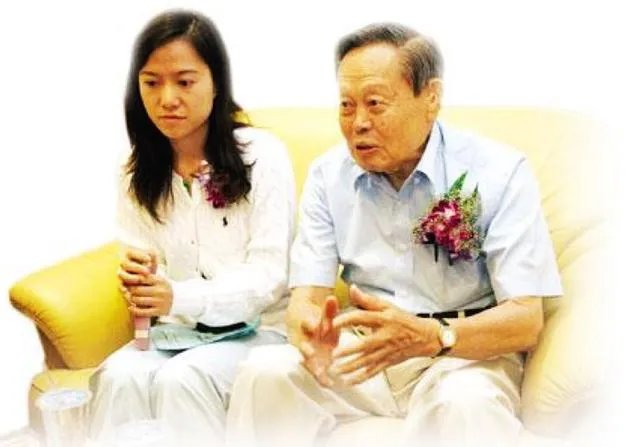 你们怎么看待杨振宁分割遗产？