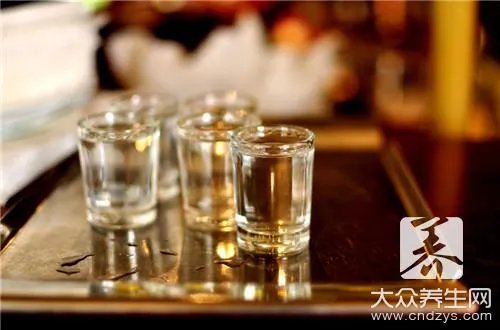 怎样用杨梅泡酒？