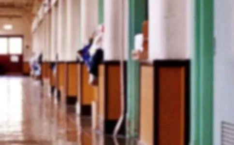 《我被十三所学校开除》观后感