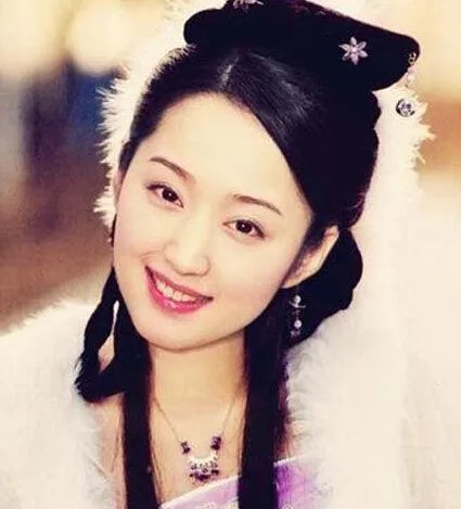 杨钰莹艳照曝光 玉女变成欲女是真是假?