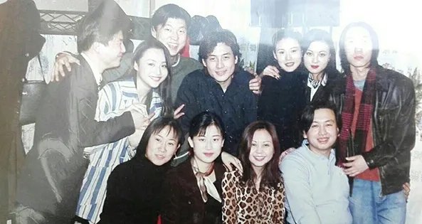 曹颖晒高中旧照是怎么回事？