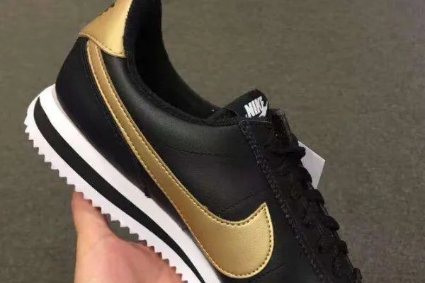 跳远穿什么鞋最好？