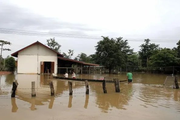 解放军驰援老挝失去做什么?