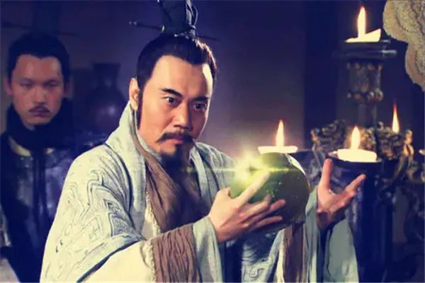 怒发冲冠的主人公是谁:蔺相如(赵国大臣)