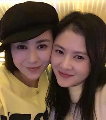 沈腾和王琦的结婚照:沈腾老婆王琦的照片资料