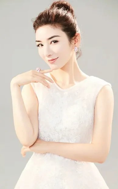 莫小齐曾被男友限制人生自由,娱乐圈还有哪些女星曾遭遇渣男?