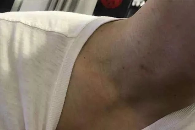 你如何看待深圳男子违规闯妇科被打,港大医院打人医生被拘3日这件事?