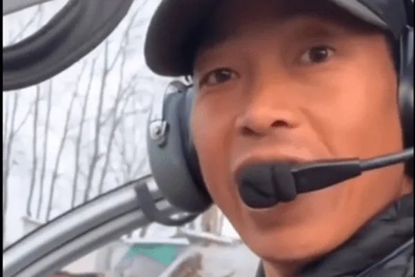 豪横！男子从县城开直升机回老家，你觉得直升机有一天会人手一架吗？