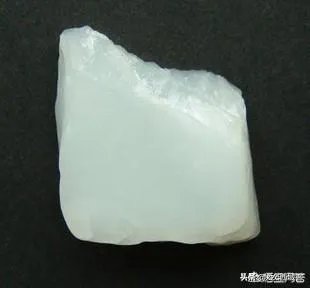 怎样挑选新疆和田玉把件？