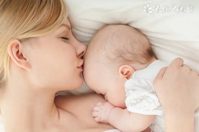 母乳喂养胸一大一小怎么办