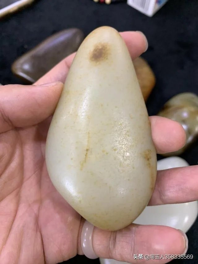 怎样挑选新疆和田玉把件？