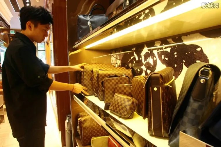 LV起诉日本商侵权胜诉 日本商竟然恶搞LV产品