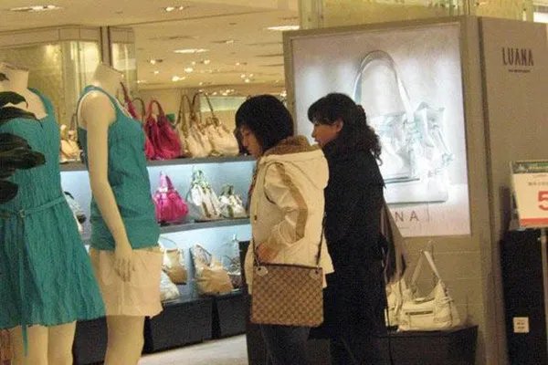 黄健翔老婆孙颖照片曝光  揭秘其与娇妻离婚真相