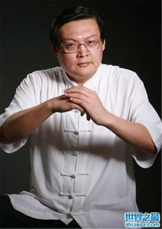 梁宏达事件始末，他竟然质疑雷锋同志？ 