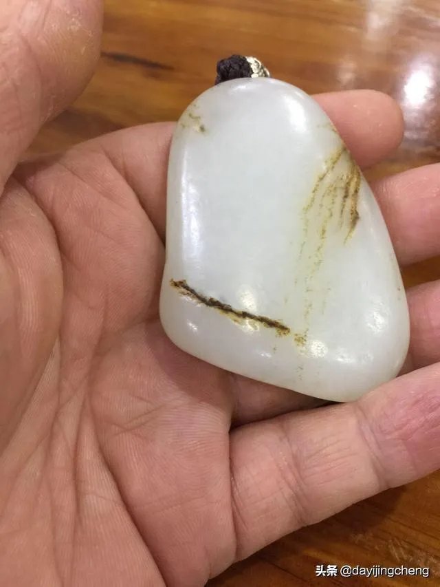 怎样挑选新疆和田玉把件？