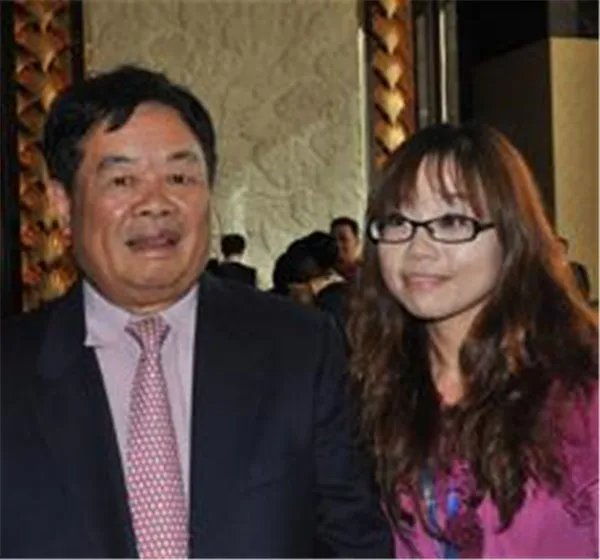 曹德旺女儿曹艳萍简历结婚照片 曹艳萍个人资料素颜照最新消息