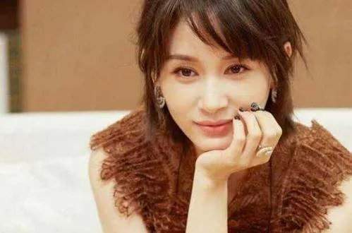 王子文自曝男友不断,她的做法会不会影响她的公众形象?