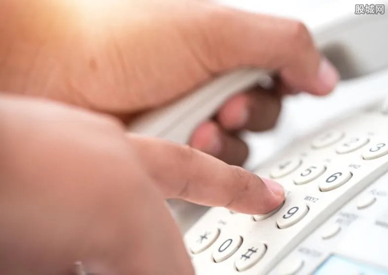 全程直播骚扰110 帅小伙知错就改