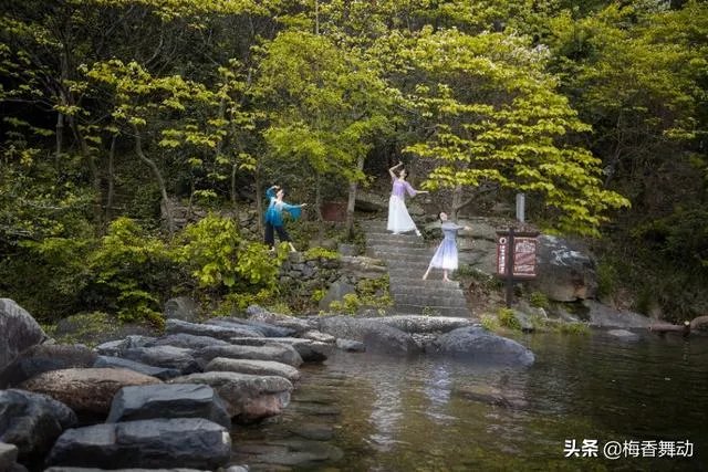 溪水边的人像照应该怎么拍？你有哪些思路？