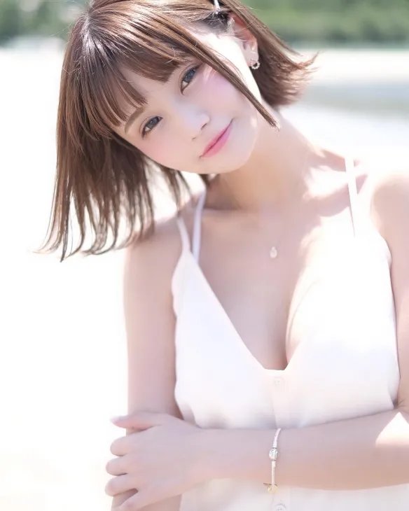 童颜萌妹みもれもん诱惑力全开不怕羞！事业线有诚意！