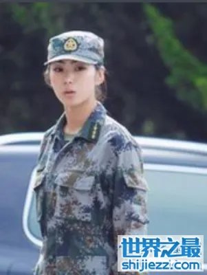 中国最美女教官,刘艺晗(因酷似章子怡而走红网络)