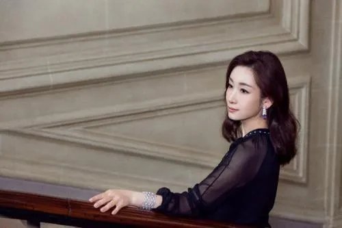 秦海璐婚史丰富，她的现任老公是怎么追到秦海璐的？