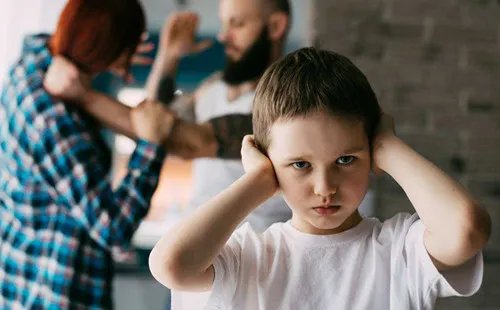 离婚家庭的孩子心理特征  离异家庭的孩子有什么心理问题