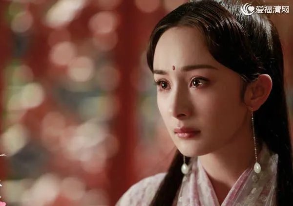 杨幂整容了吗？