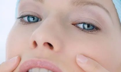 抽脂隆鼻会感染吗